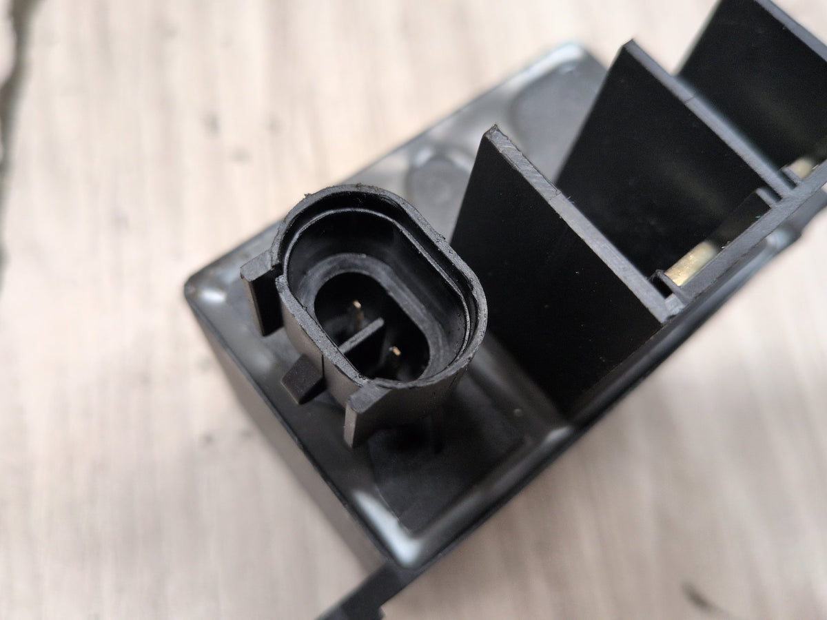 OEM BMW E60 E70 E82 E90 E92 F02 F06 F10 F30 M5 M6 Cooling Fan Relay Control 150A