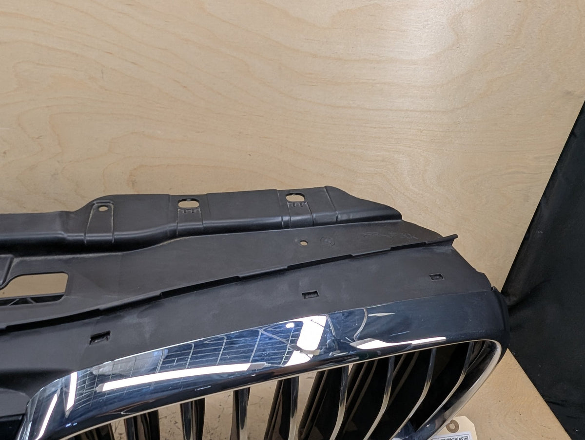 2016-2019 BMW 740i G12 Front Left Right Upper Bumper Cover Kidney Grilles SET 8091760 OEM