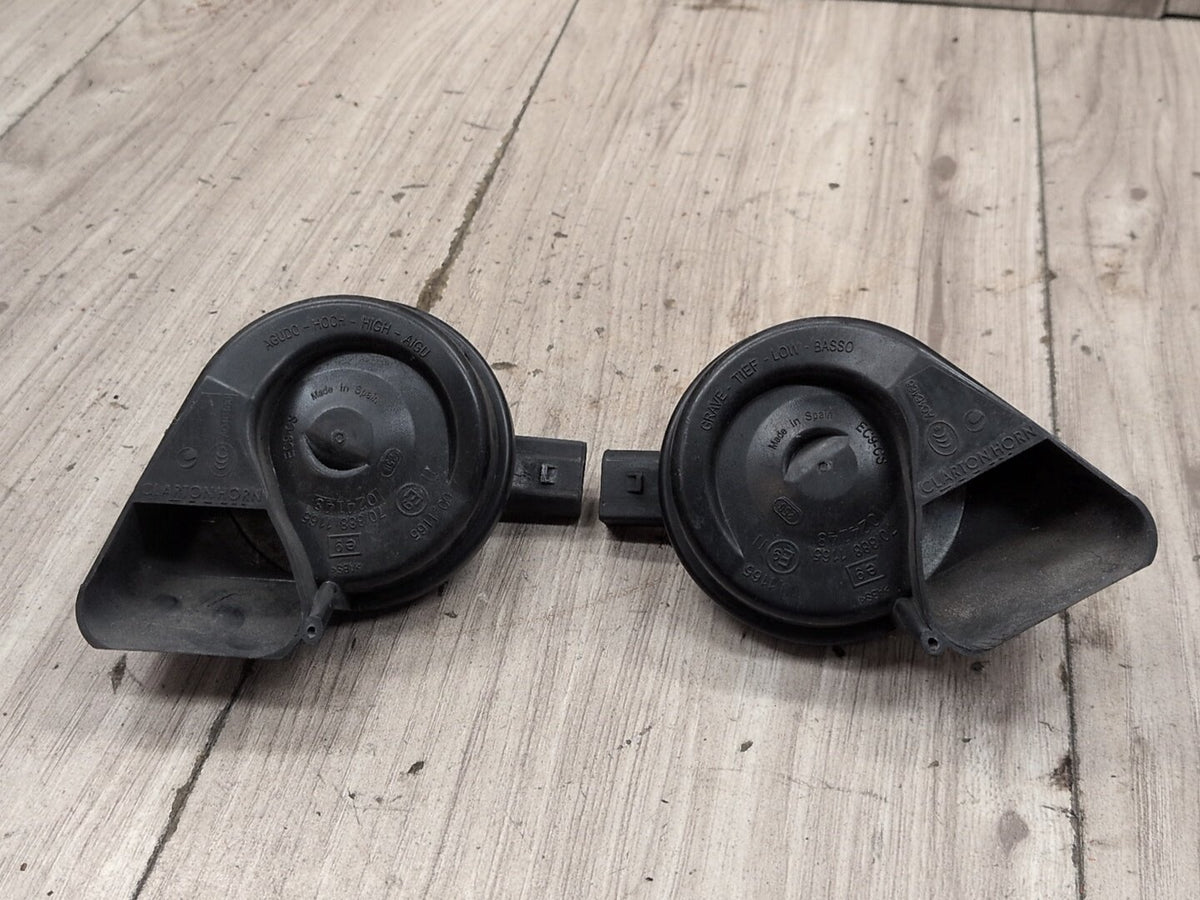2010-2016 Audi S4 B8 Alarm Horns SET 8T0951223 OEM
