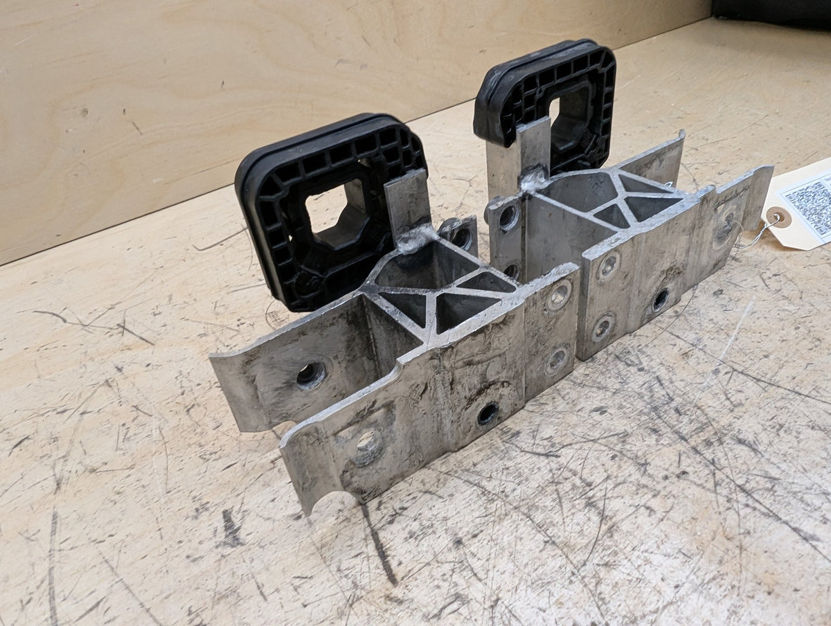 2019-2026 BMW X5 G05 Radiator Lower Mounting Brackets SET 8642753 OEM