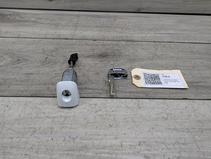 2009 - 2017 Audi Q5 8R Front Left Driver Key Lock Mechanism w/ Key  EA888