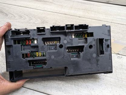 2011-2016 BMW 535i F10 Front Power Distribution Fuse Box 9210861