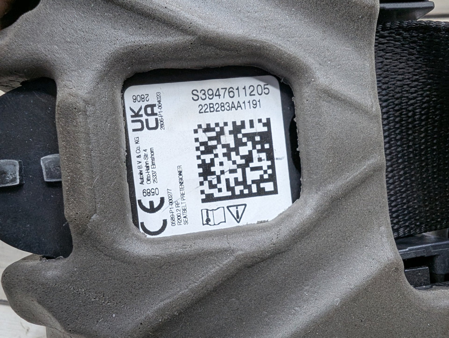 OEM BMW G42 G87 230 M240 M2 Rear Left Right Seat Belt Seatbelt Retractor Black