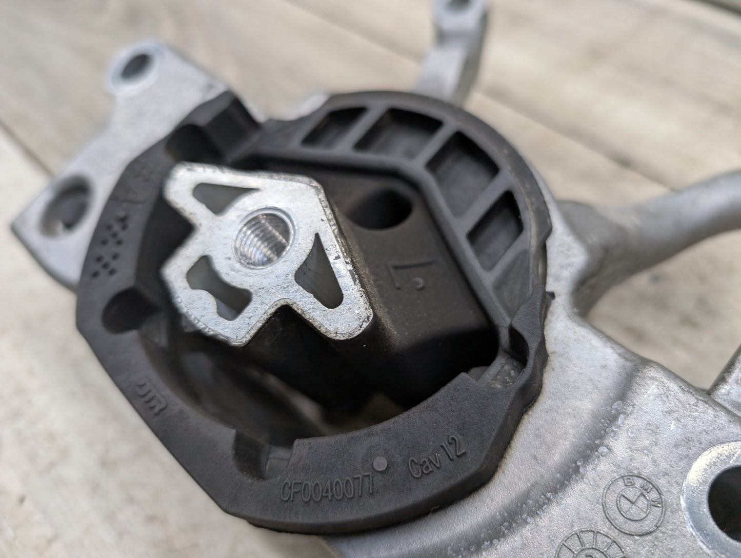 2019-2026 BMW X5 G05 Transmission Mount Bracket 6861567