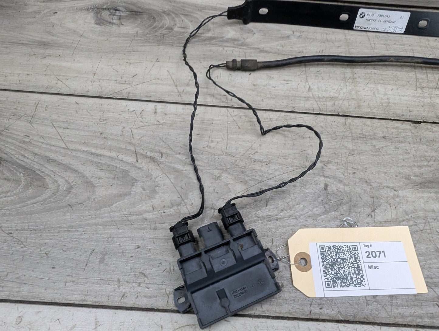 2011 - 2016 BMW 528i F10 Rear Smart Opener Sensor Module W/ Harness & Strap SET 7458420 N20B20O0