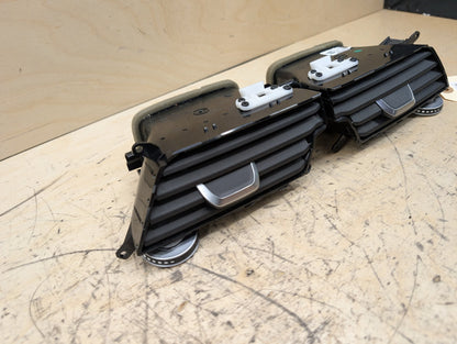 16-22 OEM BMW G11 G12 740 750 M760 Dash Center AC Air Vent Grille