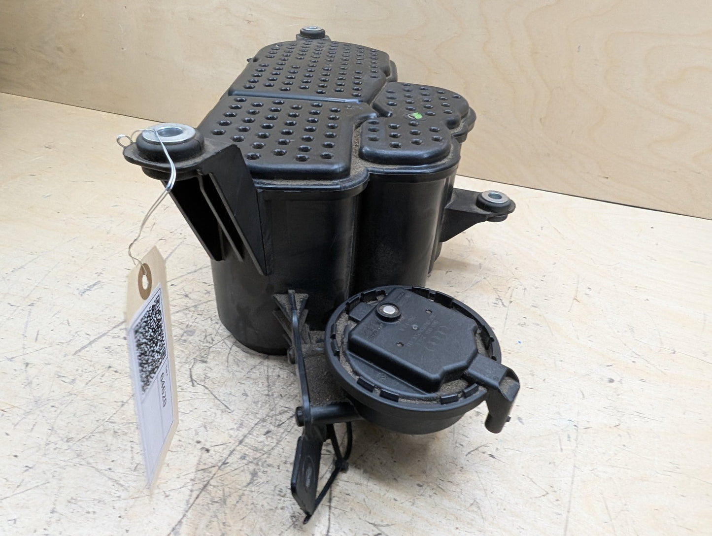 2011-2017 Audi RS5 8T Fuel Vapor Charcoal Canister 8K0201801C