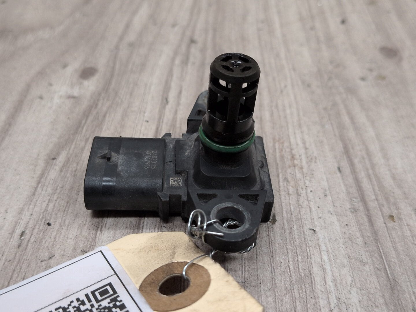 2013 - 2019 BMW 750i F01 Manifold Absolute Pressure (MAP) Sensor 7599042 N63B44O1