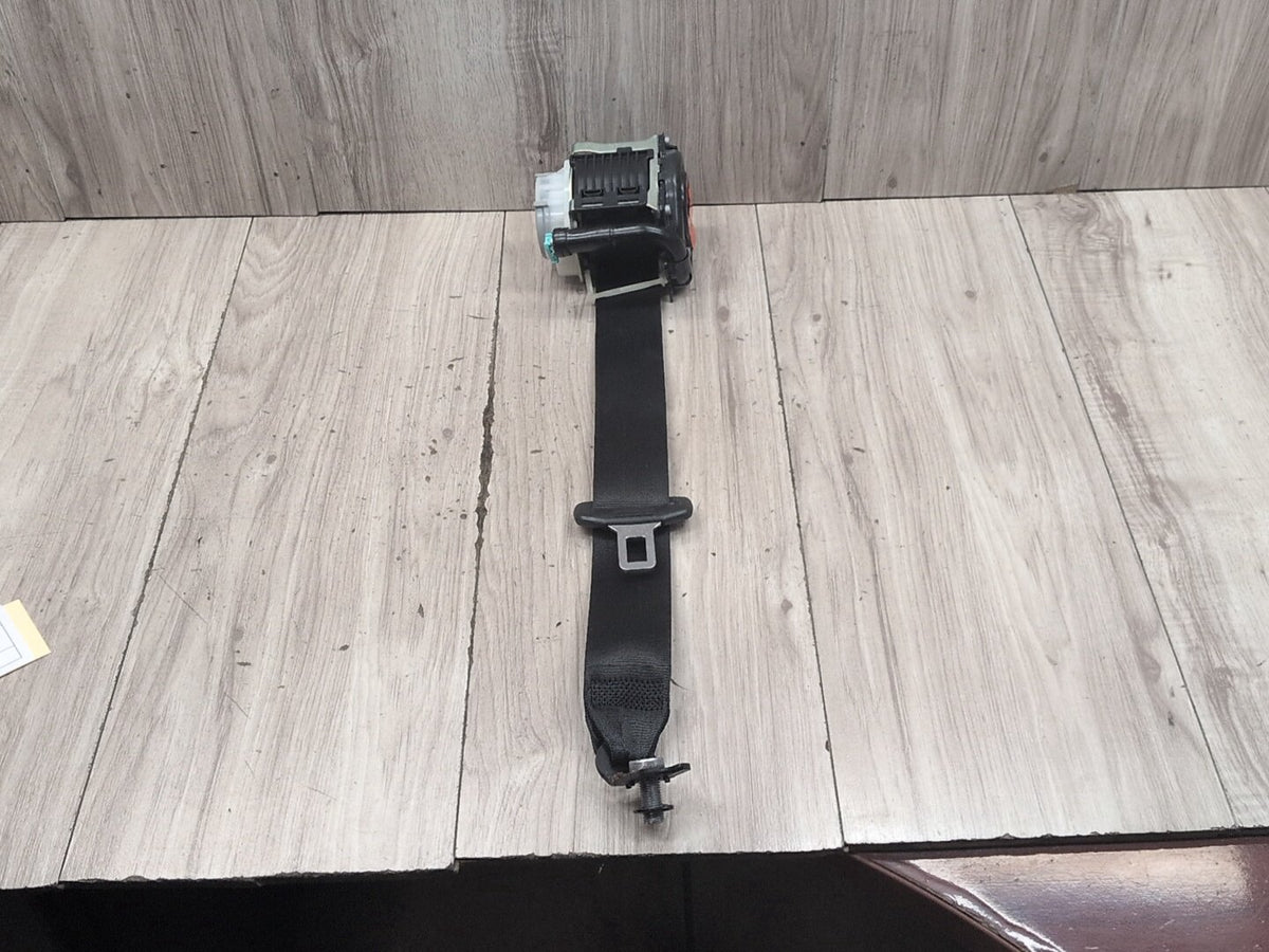 2015-2018 Audi Q3 8U Rear Left or Right Seatbelt Seat Belt Retractor 8U0857805A