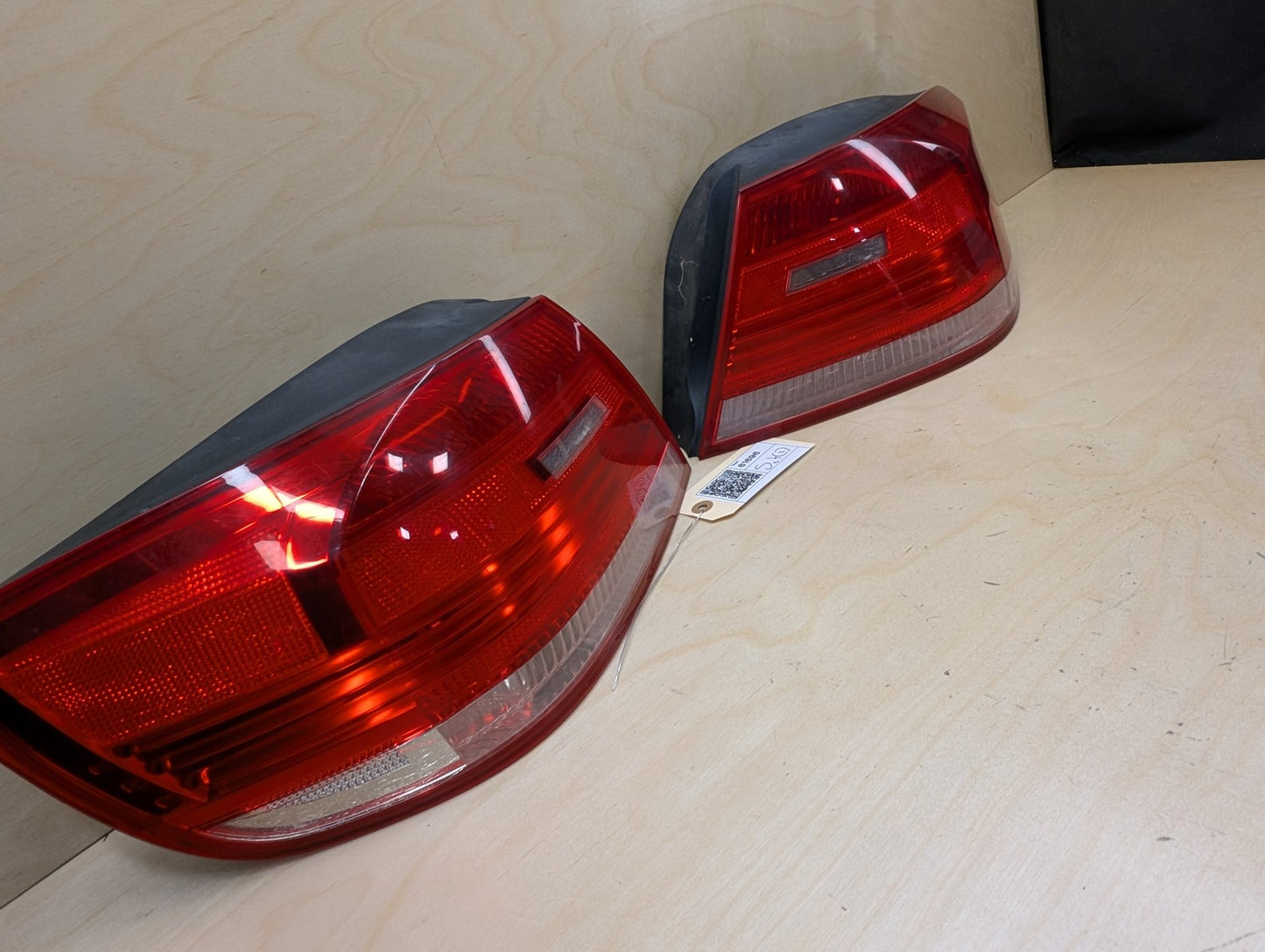 *NOTE* 07-10 BMW E93 328 335 Rear Left Right Outer Inner Tail Lights SET