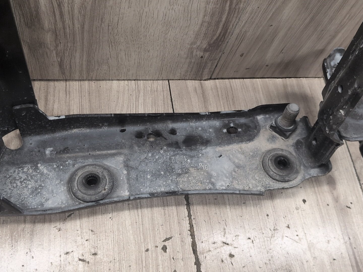 OEM BMW G20 G22 G23 G26 Front Left Driver Radiator Reinforcement Support Bracket