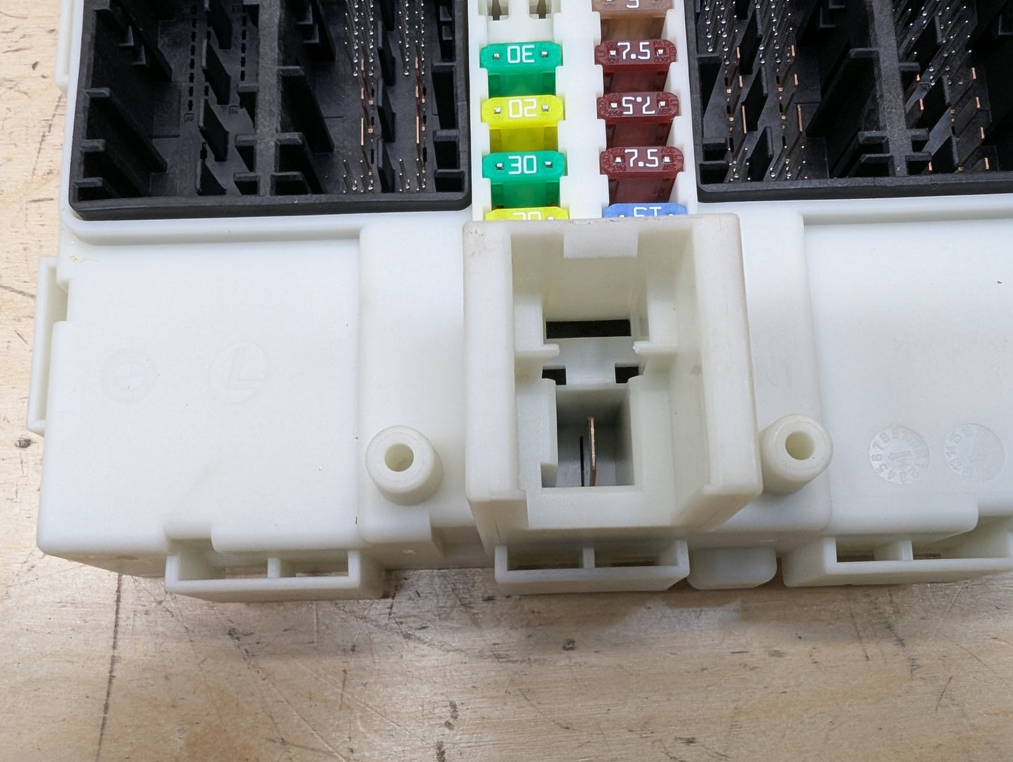 2012-2018 BMW 328i F30 Bdc Body Domain Fem Control Module w/ Key 9292946