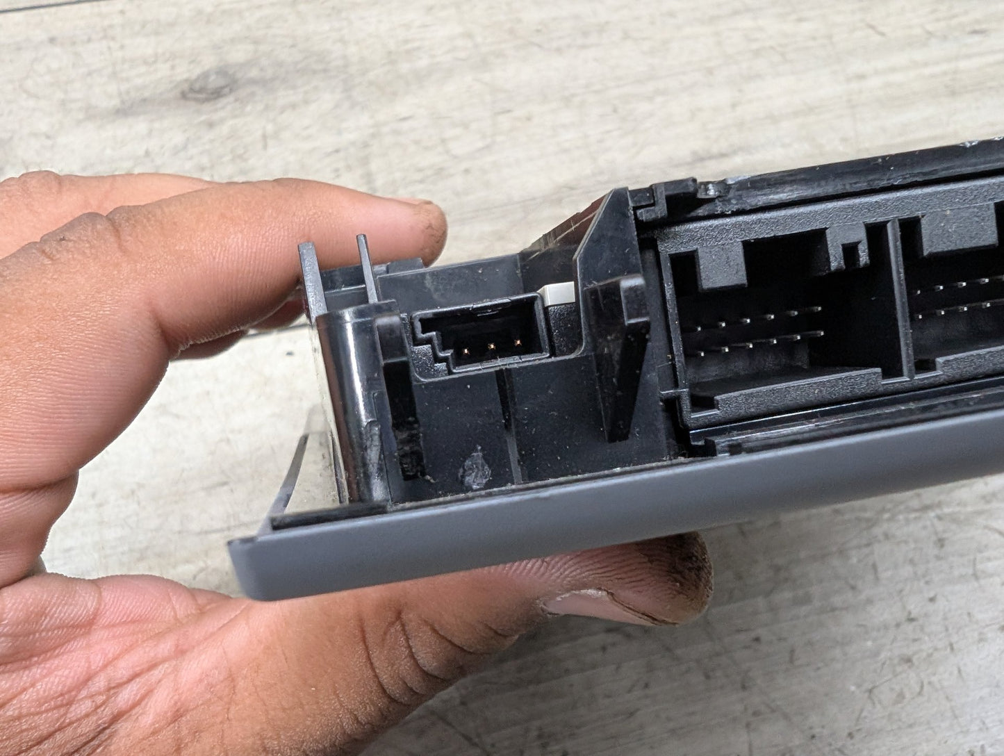 2008-2013 BMW 128i E82 Headliner Overhead Dome Light Switch Module 9180037