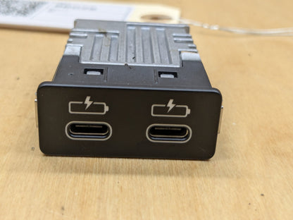 OEM BMW F48 F97 G01 G12 G20 G26 G30 USB Type C Socket Charger Port Connector