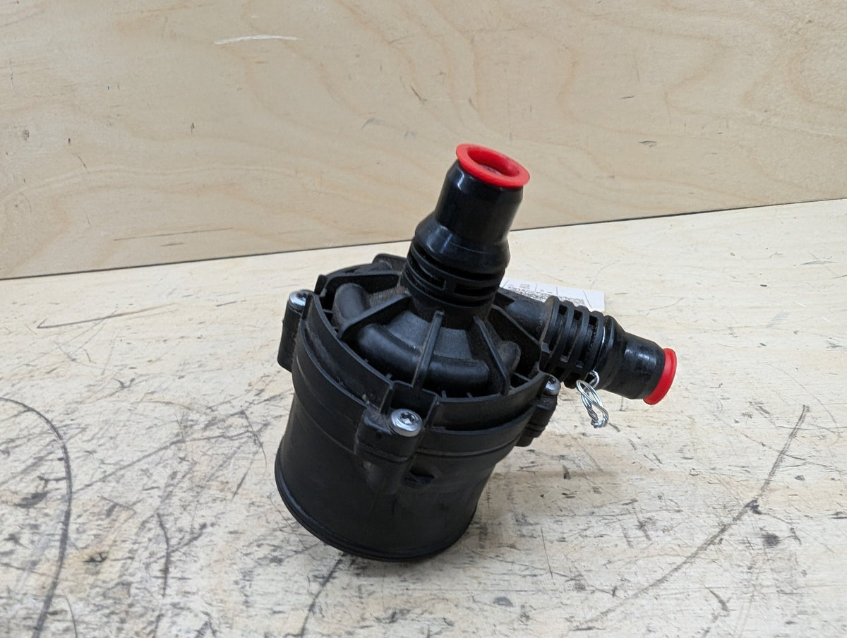*OEM BMW G01 G05 G20 G22 G30 G42 G80 G82 G83 M3 M4 Engine Auxiliary Water Pump