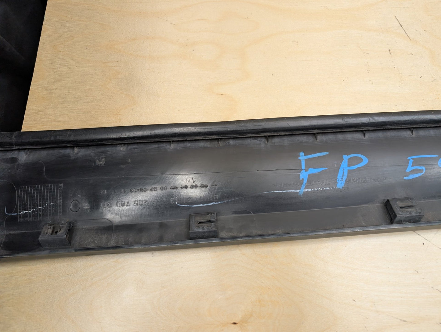 2011-2016 BMW X3 F25 Front Right Passenger Exterior Door Trim Molding 7205780