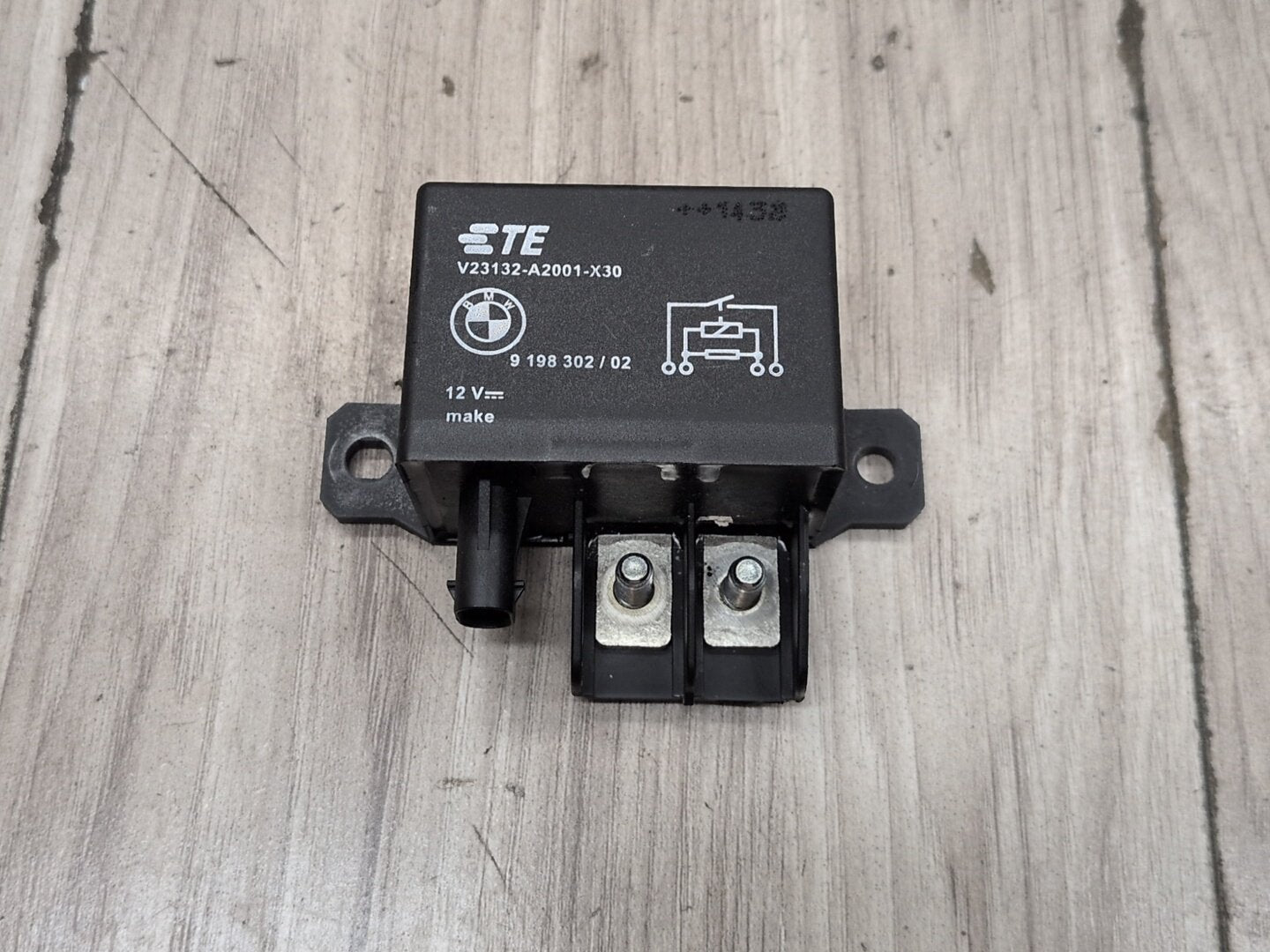 OEM BMW F10 F13 F02 F30 F32 F80 F82 F85 M3 M4 M6 Cooling Fan Relay Control 130A