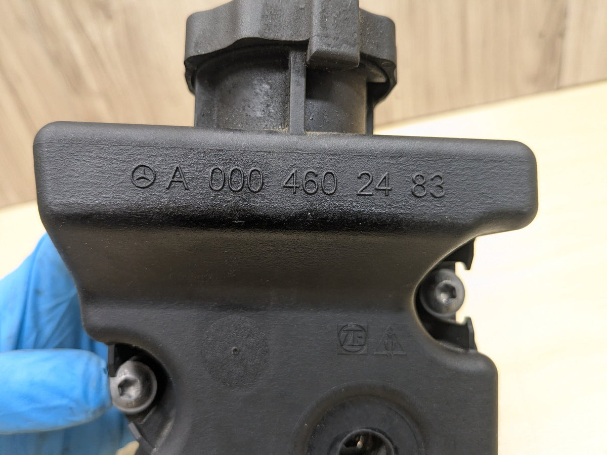 2009-2011 Mercedes-Benz SLK-Class R171 Power Steering Tank A0004602483 OEM