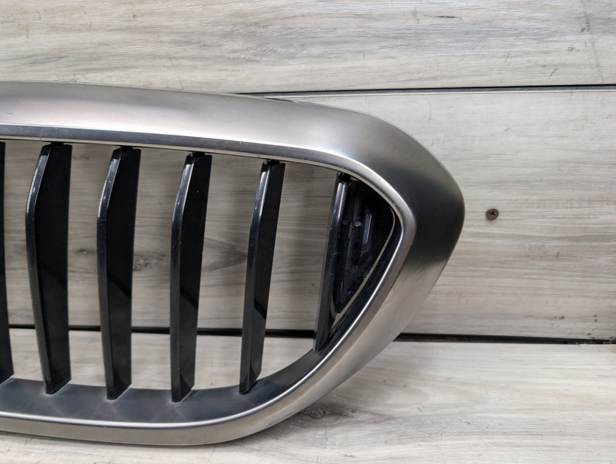 2017-2023 BMW M550i G30 Front Left Right Upper Bumper Cover Kidney Grilles SET 7383520 OEM