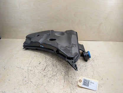 OEM BMW G12 G30 540 M550 750 M760 Windshield Wiper Washer Reservoir Tank Pump
