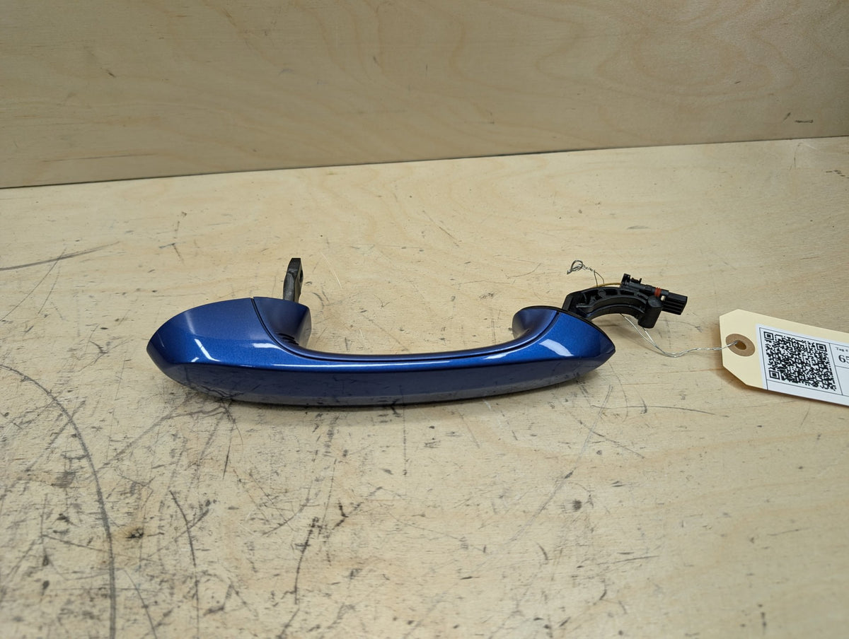 2019-2026 BMW M340i G20 Front or Rear Right Passenger Exterior Door Handle w/ Comfort Access 8492050 OEM