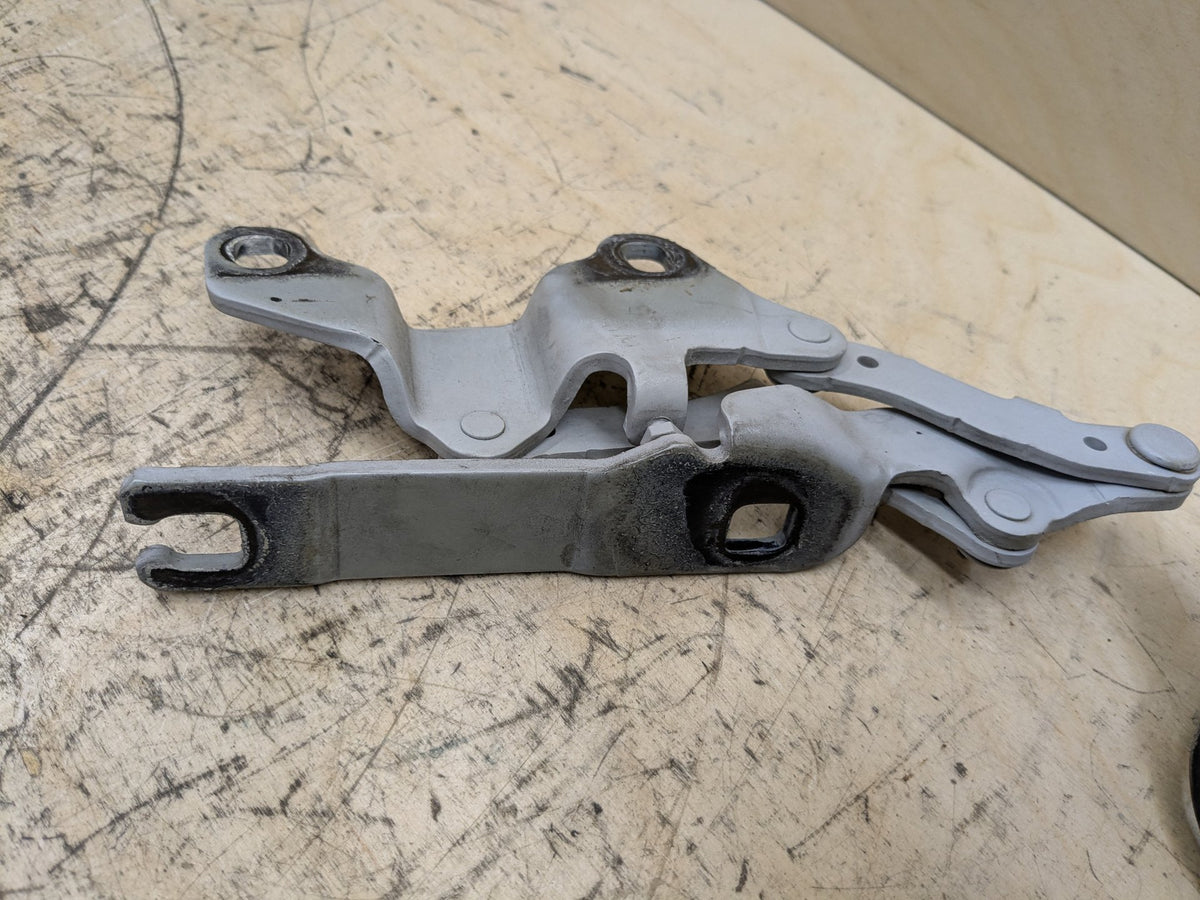 2007-2013 BMW 335i E92 Hood Bonnet Hinges SET 7210677 OEM