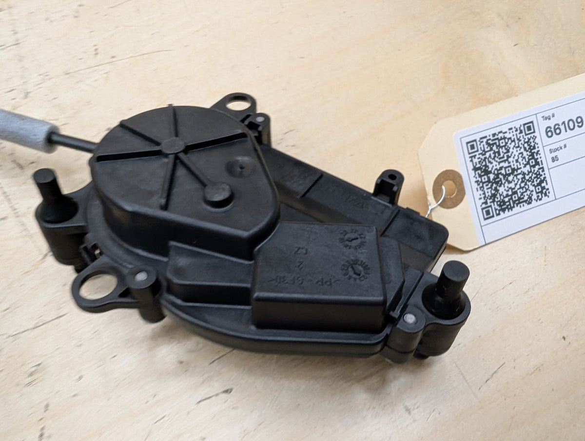 2019-2026 BMW X5 G05 Liftgate Trunk Lid Liftgate Lock Latch Actuator 9482991 OEM