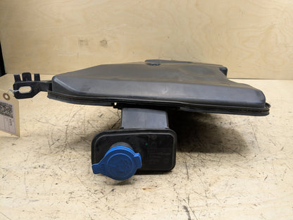 OEM BMW G12 G30 540 M550 750 M760 Windshield Wiper Washer Reservoir Tank Pump