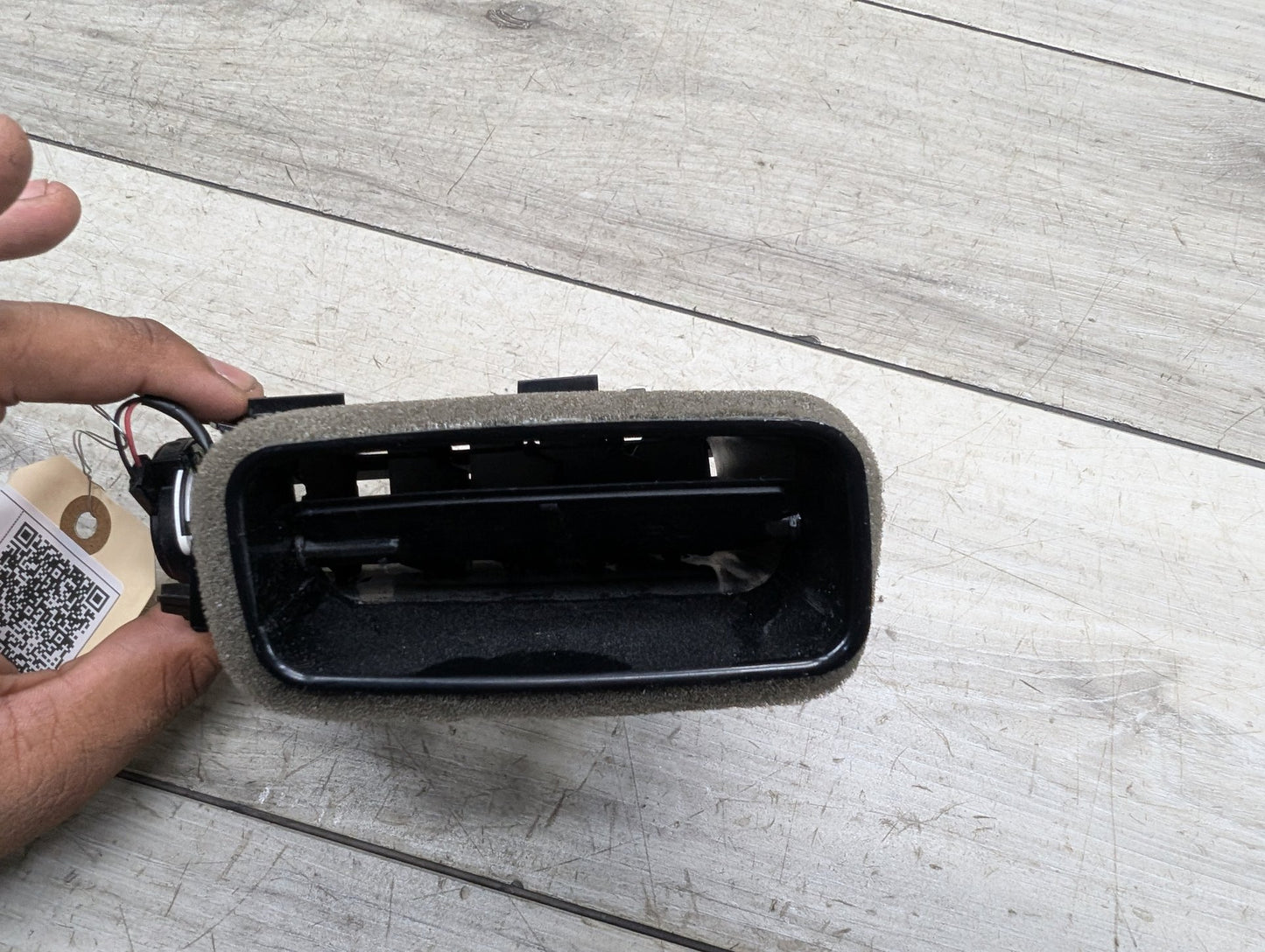 OEM BMW F90 G30 G32 530 540 M550 M5 Right Passenger Side AC Air Vent Dash Grille