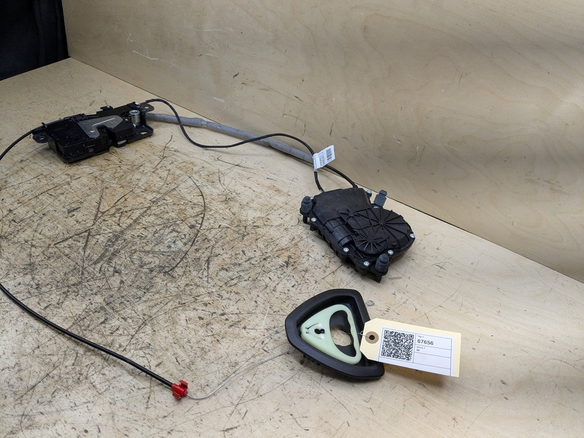 2016-2019 BMW 750i G12 Lower Liftgate Lock Latch Actuator SET 7357097 OEM