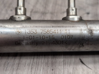 OEM BMW F10 F15 F25 F30 F32 F36 320 328 Engine N20 N26 Fuel Injector Line Rail