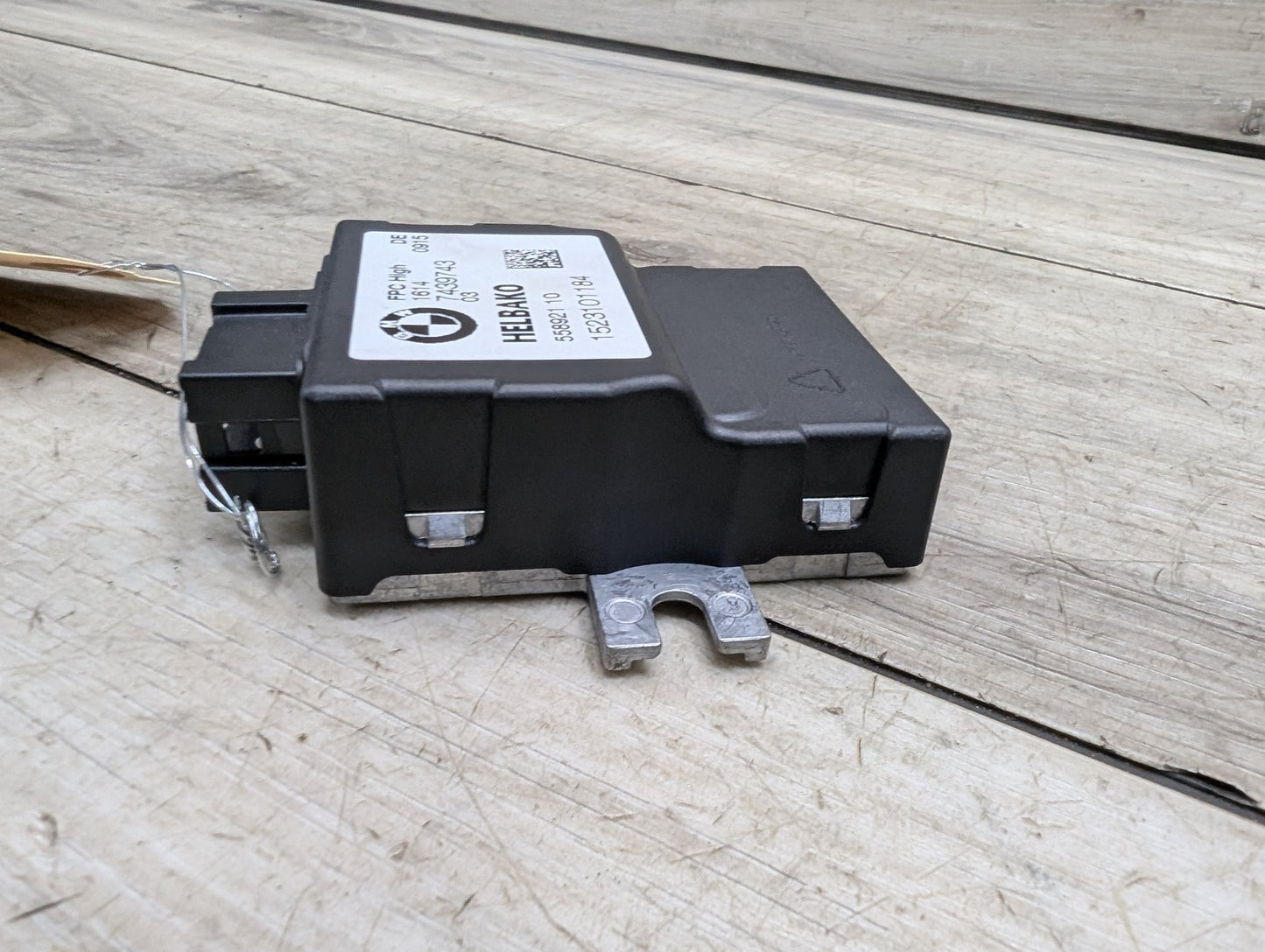 OEM BMW G01 G05 G12 G20 G22 G42 G30 G80 F82 Fuel Pump Control Module Unit
