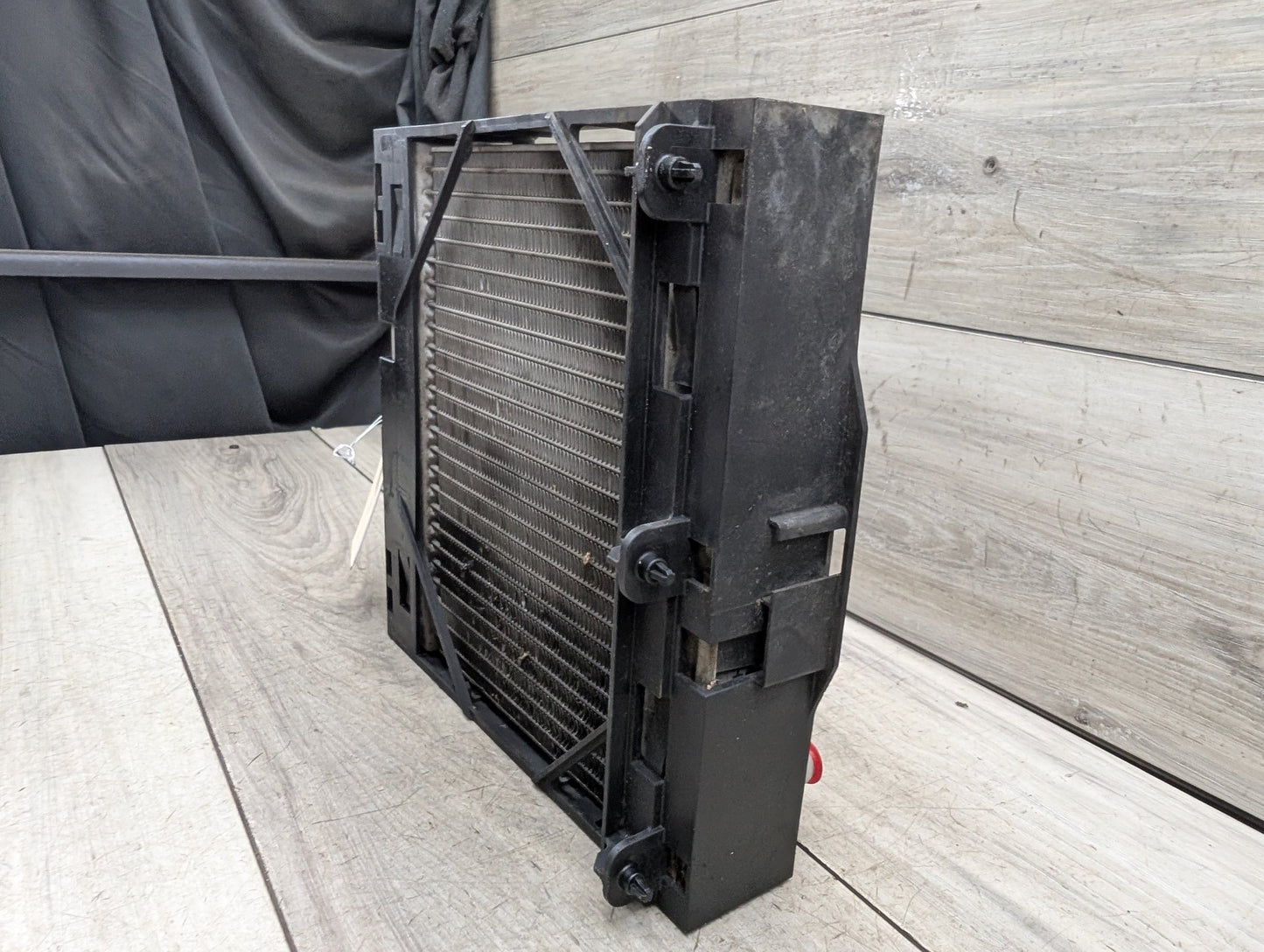OEM BMW F02 F06 F10 F12 F13 535 550 Front Left Driver Auxiliary Coolant Radiator