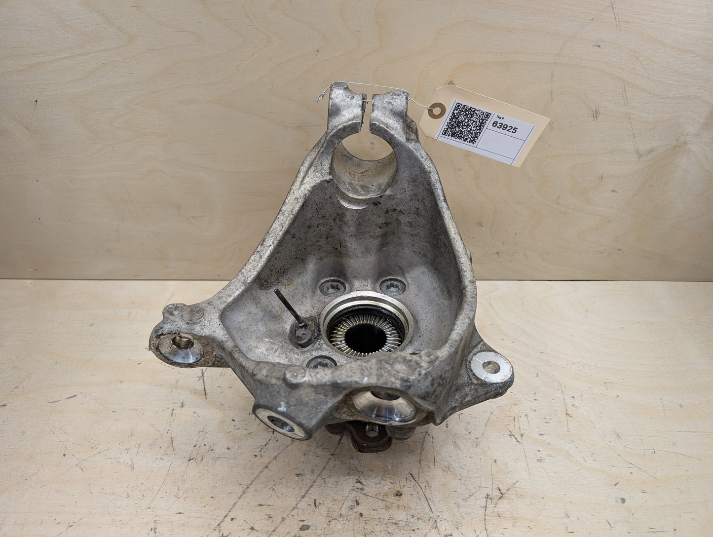2018-2024 BMW X3 G01 Front Right Passenger Spindle Knuckle w/ Bearing 6882596