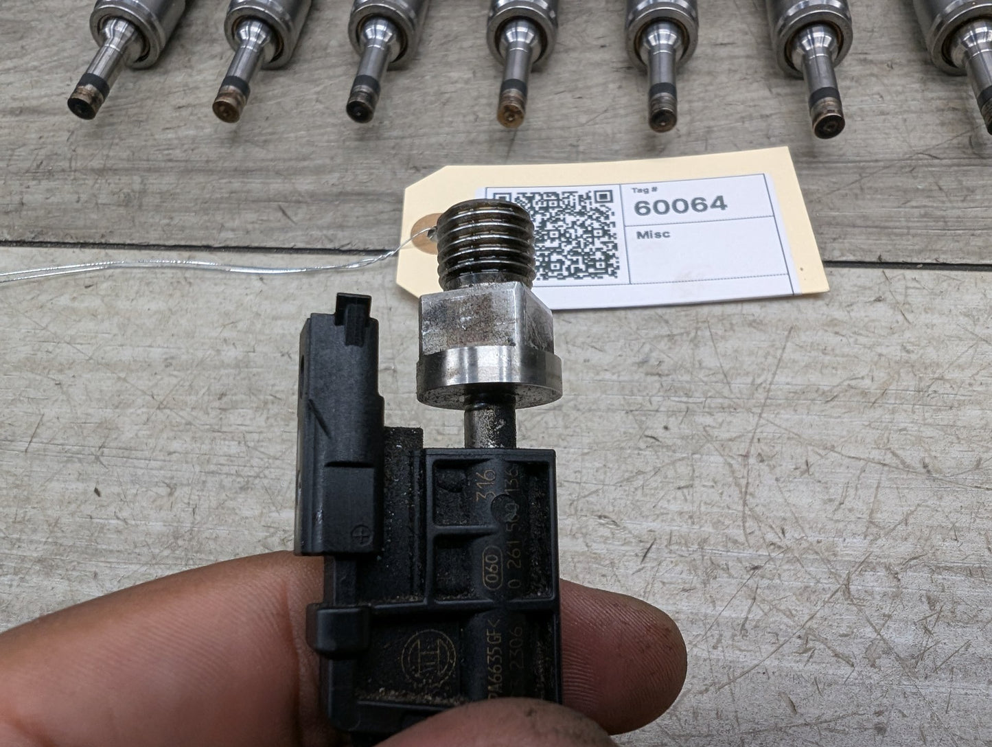 2009-2015 BMW 750Li F02 Engine Motor Fuel Injector SET 7599876