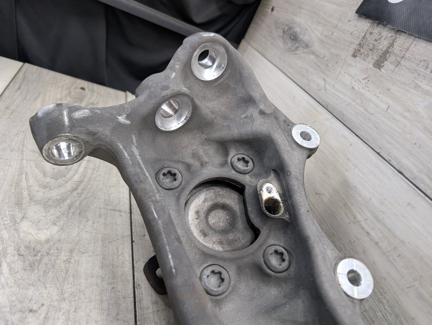 2017-2023 BMW 530i G30 Front Left Driver Spindle Knuckle w/ Bearing 6884381