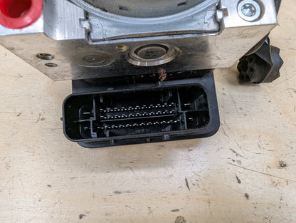 2012-2018 BMW 328i F30 ABS Pump Module 6869726