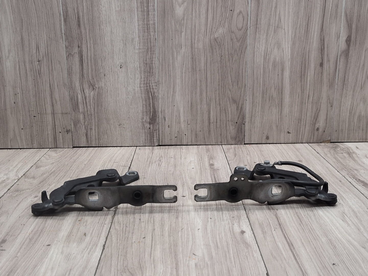 2008-2013 BMW 128i E82 Hood Bonnet Hinges SET 7060559 OEM