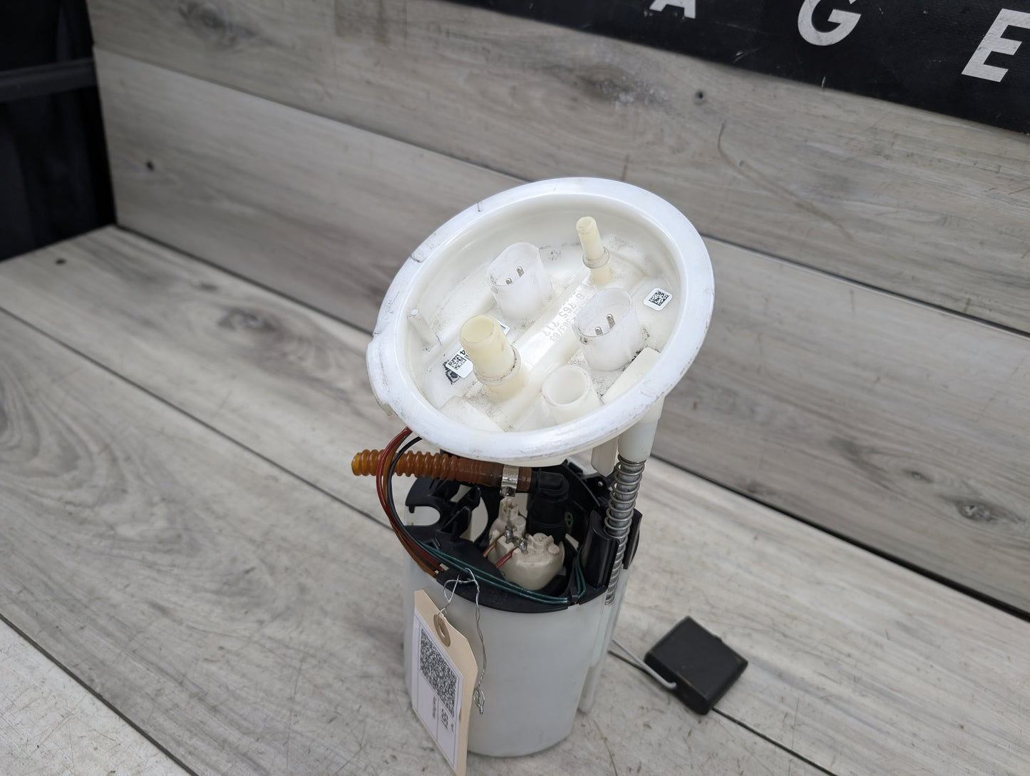 2010 BMW 335i E93- Fuel Pump PN: 6765717