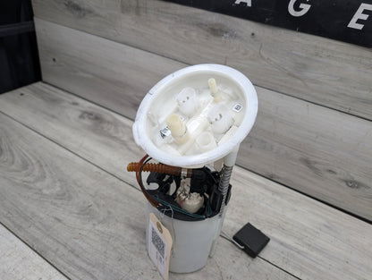 2010 BMW 335i E93- Fuel Pump PN: 6765717