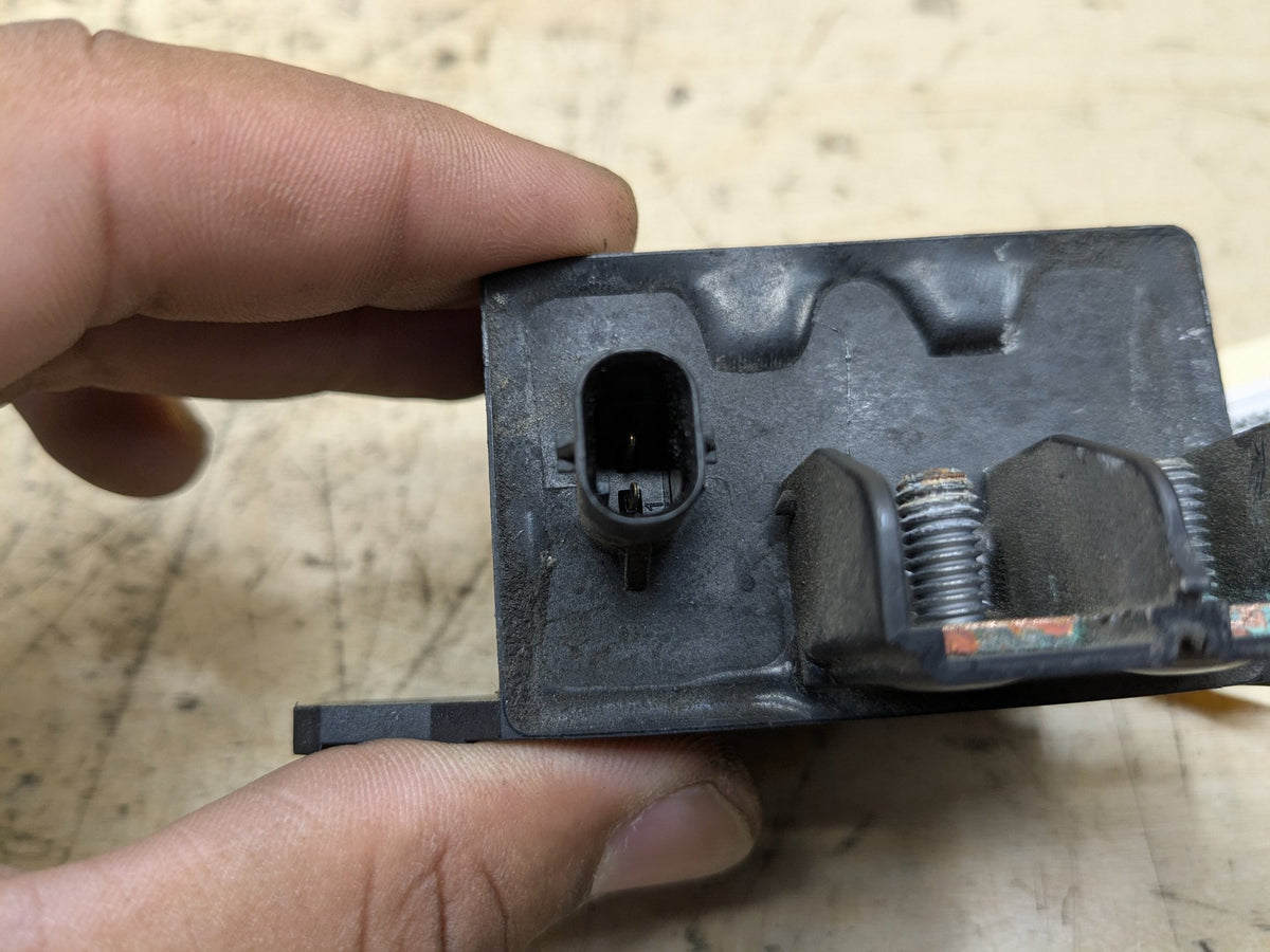 OEM BMW F10 F13 F02 F30 F32 F80 F82 F85 M3 M4 M6 Cooling Fan Relay Control 130A
