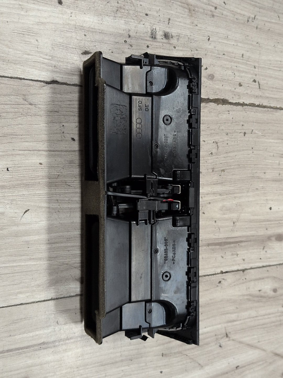 2010-2016 Audi S4 B8 Dashboard Dash Board Middle Center Air Vent 8T1820951C OEM