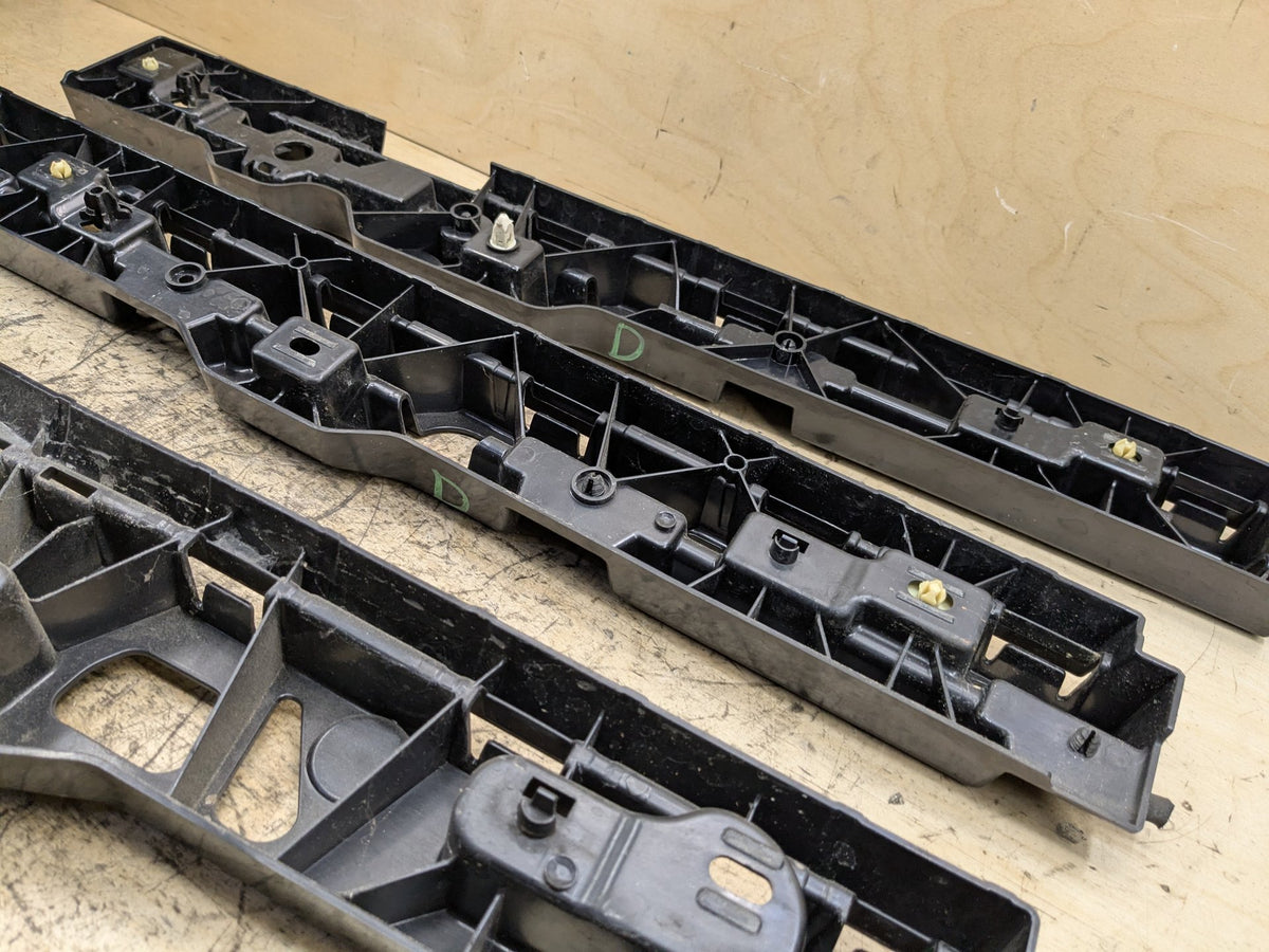 2018-2023 BMW M550i G30 Left Driver Side Rocker Panel Brackets SET 7387345 OEM