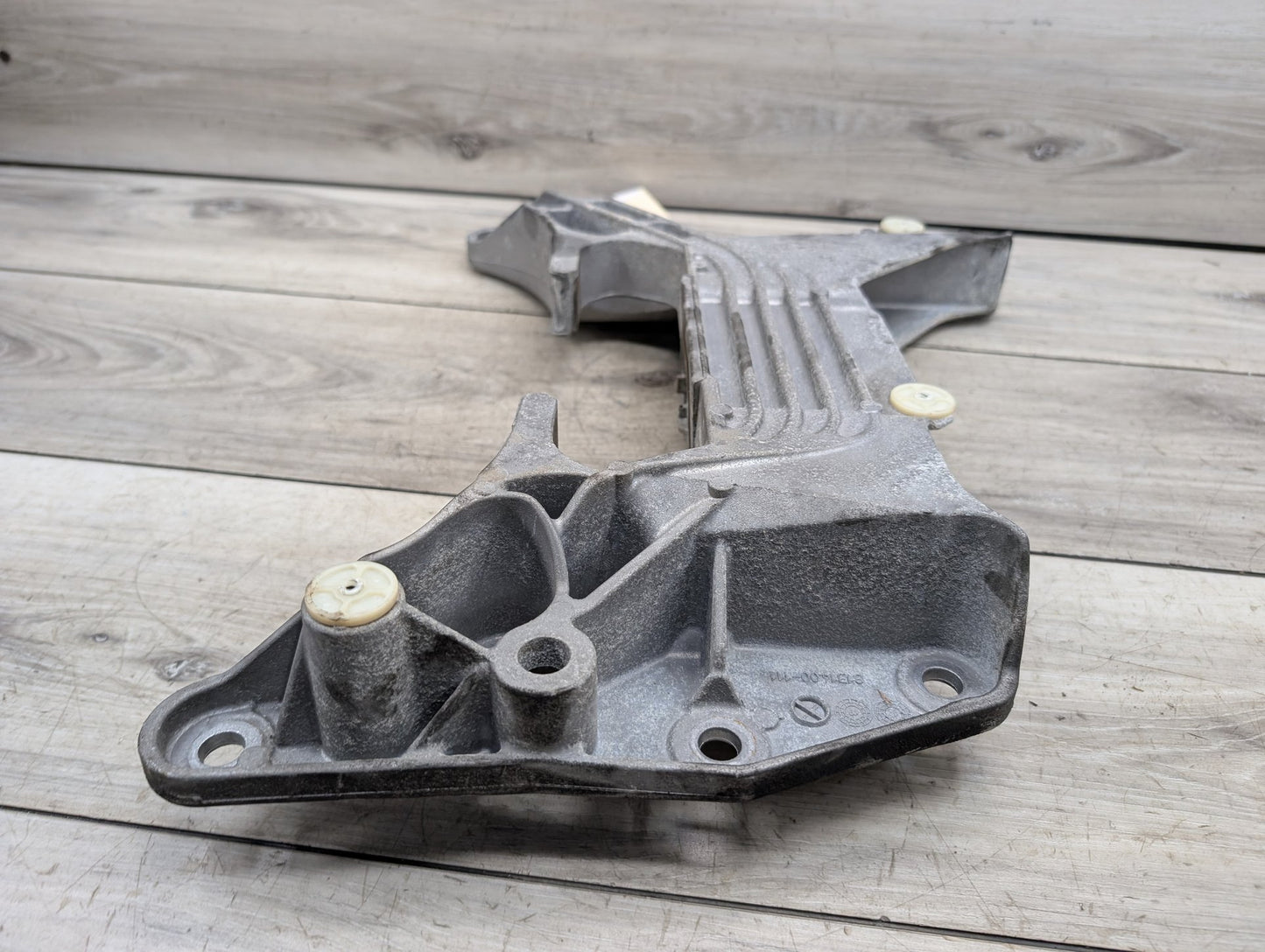 2017-2023 BMW 530i G30 Transmission Mount Bracket 6870602
