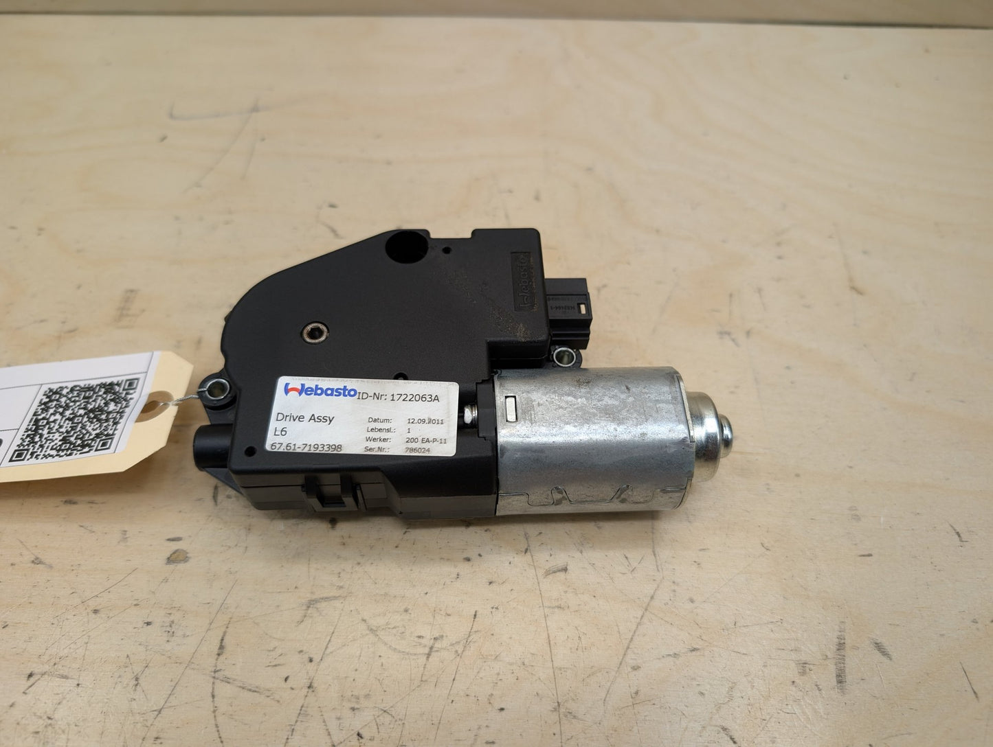 OEM BMW F02 F06 F10 F13 F16 F22 F30 F32 F36 F80 F82 Sunroof Glass Motor Drive