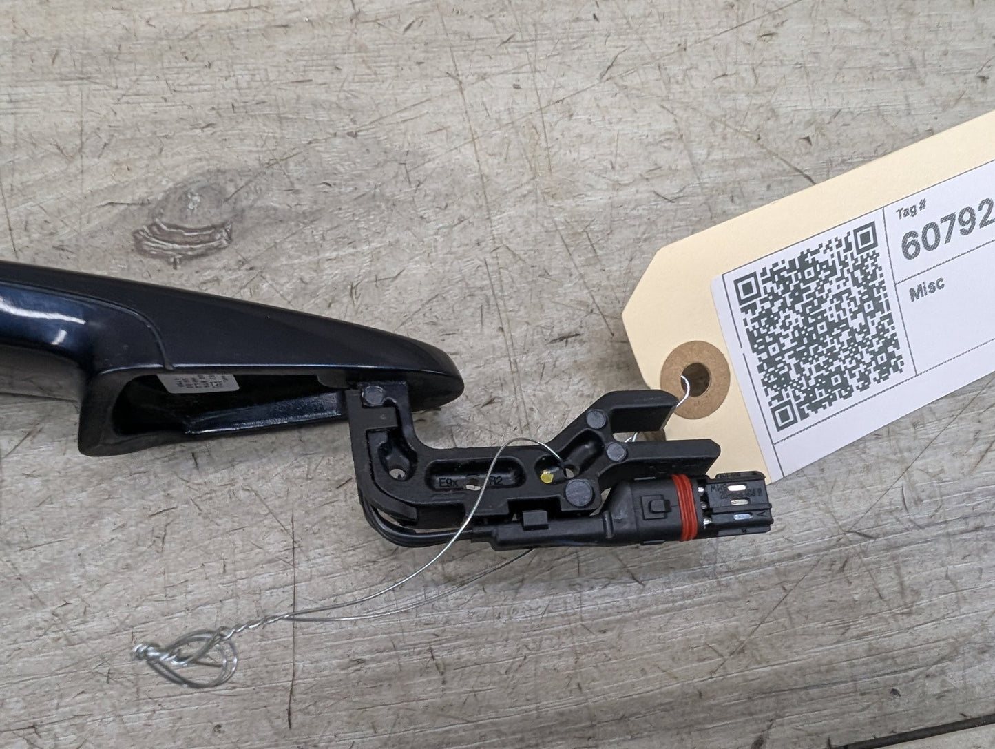 2007-2013 BMW 328i E93 Front Right Passenger Exterior Door Handle w/ Comfort Access 7209362