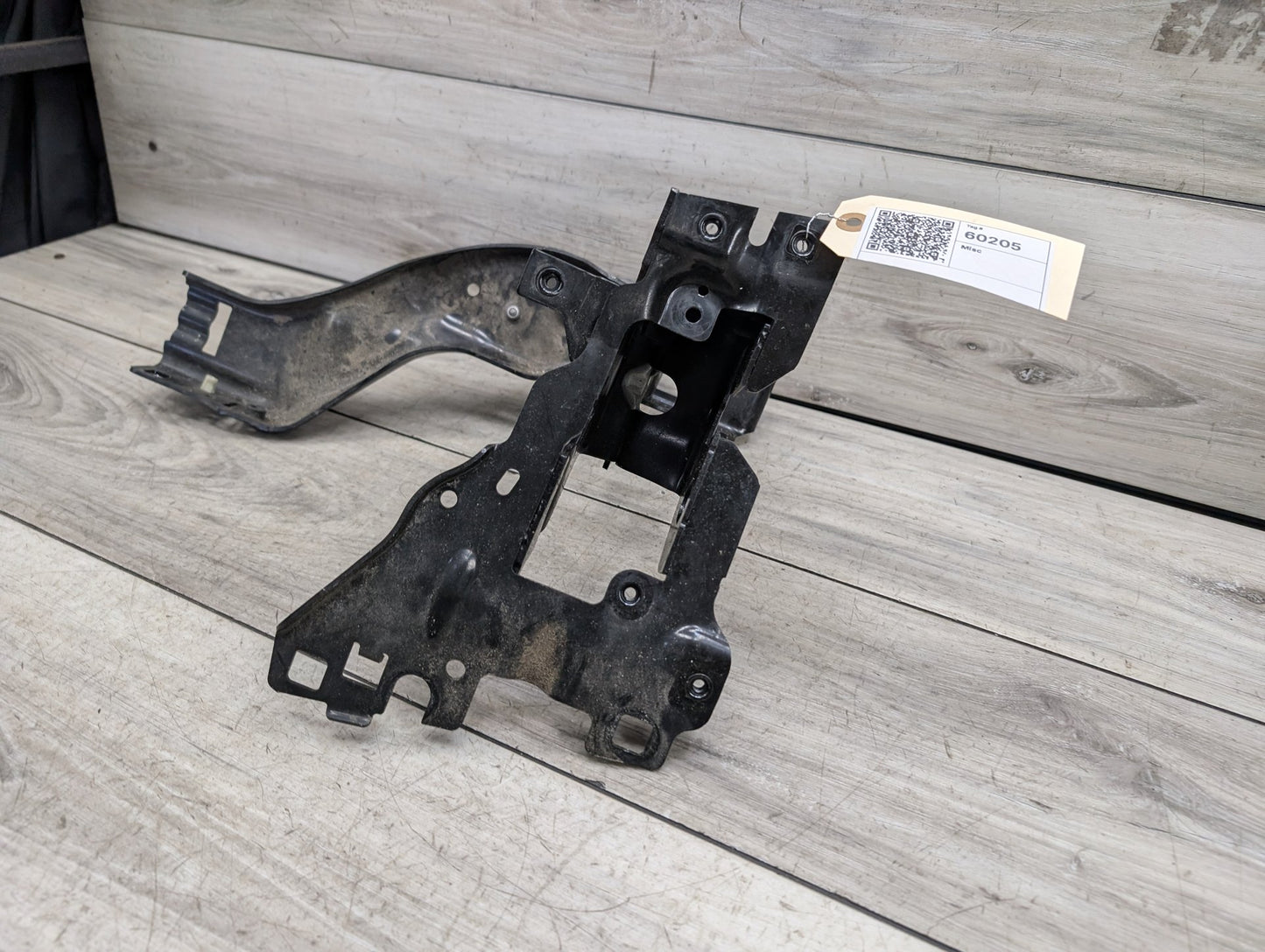 2017-2023 BMW 530i G30 Left Driver Headlight Bracket 7383857