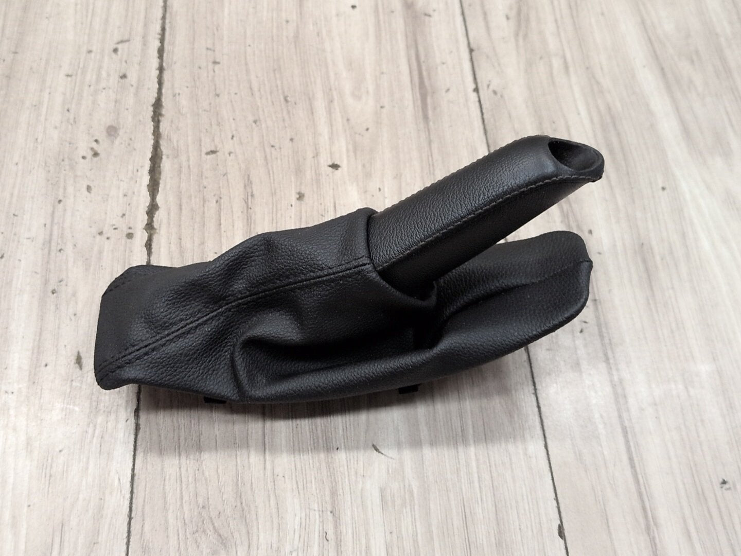 2006-2011 BMW 328i E90 Emergency Handle Brake Cover w/ Boot 6782749