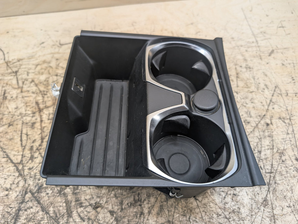 16-19 OEM BMW G11 G12 740 750 M760 Center Console Cup Holder USB Charging Port