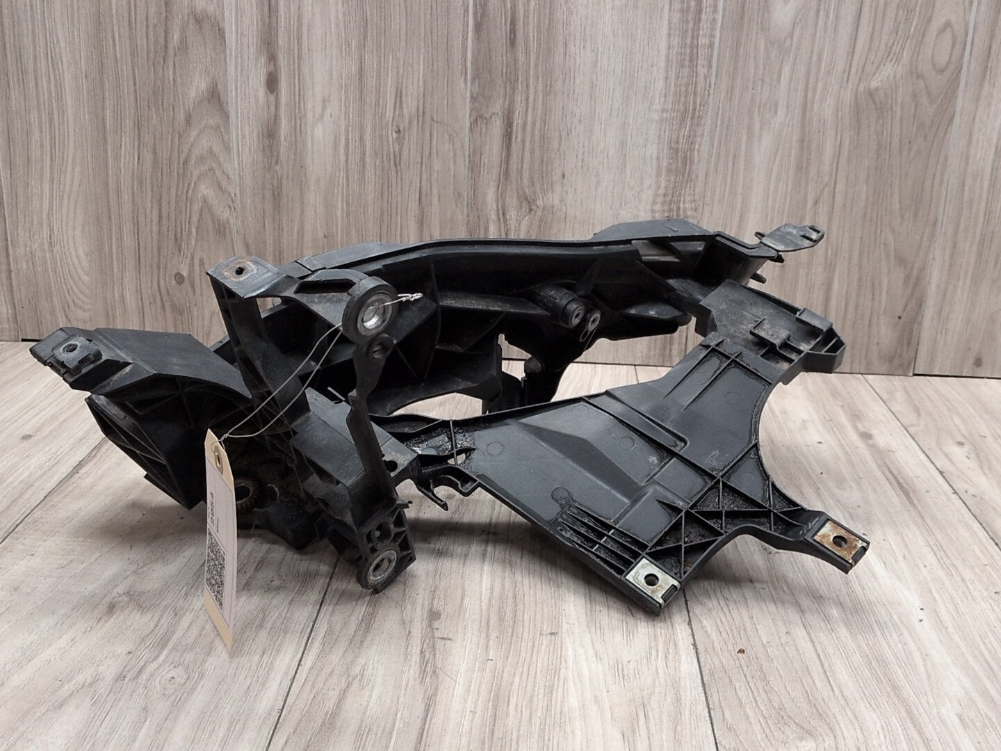 2013 - 2017 Audi S5 8T Right Passenger Headlight Bracket 8T0805608D CTUB